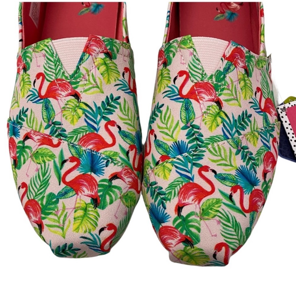 New x Paper Source Alpargata Slip-On
TOMS - Picture 3 of 13